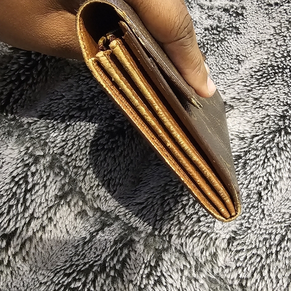 Louis Vuitton wallet - Picture 6 of 9